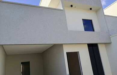 Imagem: A casa possui 3 Dormitórios, 1 Banheiro, 1 Vaga na garagem