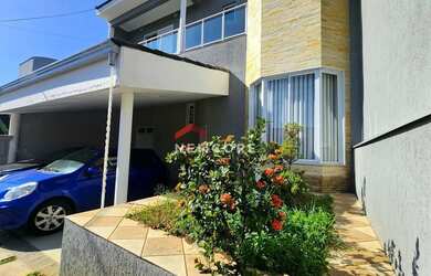 Imagem: A casa em condomínio possui 3 Dormitórios, 4 Banheiros, 2