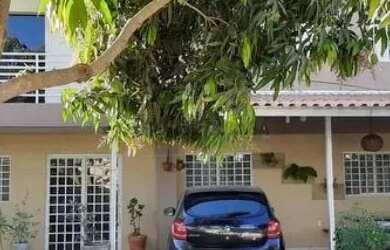 Imagem: A casa possui 4 Dormitórios, 3 Banheiros, 1 Vaga na garagem