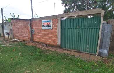 Imagem: A casa possui 1 Dormitório, 1 Banheiro, 2 Vagas na garagem