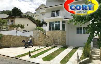 Imagem: A casa em condomínio possui 3 Dormitórios, 4 Banheiros, 5