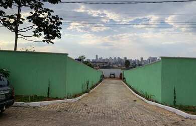 Imagem: O terreno possui 400m² de Área e está localizado em Setor