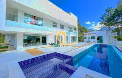 Imagem: A casa em condomínio possui 4 Dormitórios, 4 Banheiros, 4