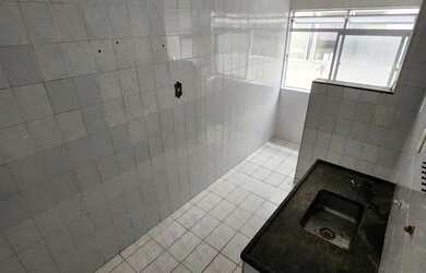 Imagem: O apartamento possui 1 Dormitório, 1 Banheiro, 1 Vaga na garagem