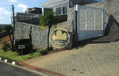 Imagem: A casa em condomínio possui 3 Dormitórios, 4 Banheiros, 4