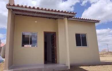 Imagem: A casa possui 2 Dormitórios, 1 Banheiro, 1 Vaga na garagem