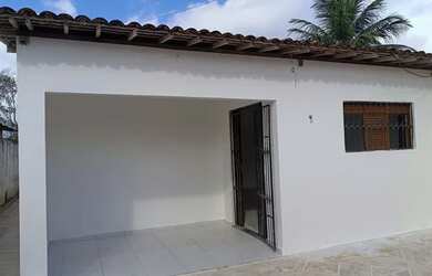 Imagem: A casa possui 3 Dormitórios, 2 Banheiros e 1 Vaga na garagem