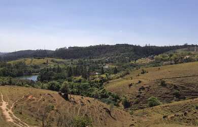 Imagem 10: LINDO TERRENO DE ESQUINA, NA FRENTE DO LAGO COM VISTA PARA AS MONTANHAS NO COND. MORADA DA
