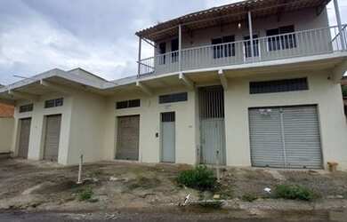 Imagem: A casa possui 3 Dormitórios, 5 Banheiros e 312m² de Área