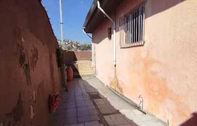 Imagem: A casa possui 3 Dormitórios, 1 Banheiro, 120m² de Área e