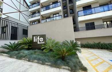 Imagem: O apartamento possui 1 Dormitório, 1 Banheiro, 1 Vaga na garagem