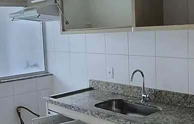 Imagem: O apartamento possui 1 Dormitório, 1 Banheiro, 1 Vaga na garagem