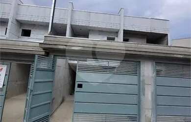 Imagem: A casa à venda possui 3 Dormitórios, 4 Banheiros, 2 Vagas