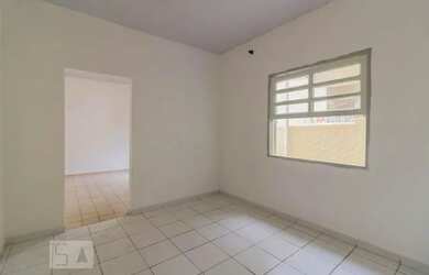 Imagem: A casa possui 1 Dormitório, 1 Banheiro, 45m² de Área e está