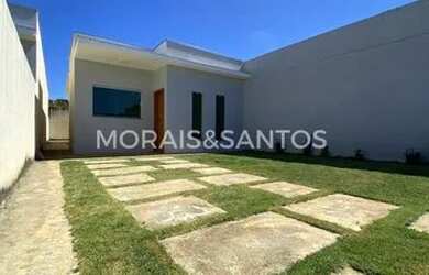 Imagem: A casa possui 3 Dormitórios, 1 Banheiro, 4 Vagas na garagem