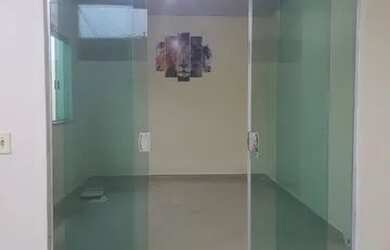 Imagem: A casa possui 3 Dormitórios, 2 Banheiros, 1 Vaga na garagem