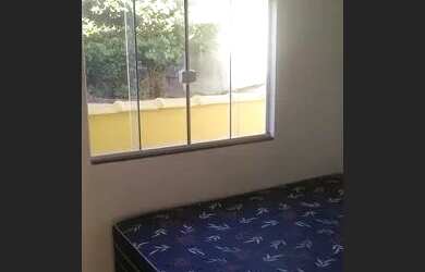 Imagem: A casa possui 2 Dormitórios, 1 Banheiro, 1 Vaga na garagem