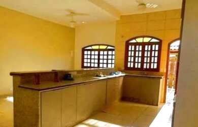 Imagem 3: Vendo Casa em Viana. Varanda, 2 Banheirose3 Dormitórios