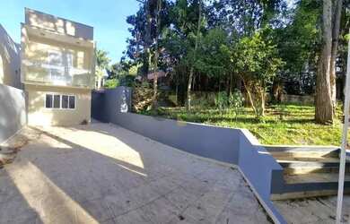 Imagem: A casa em condomínio possui 3 Dormitórios, 3 Banheiros, 3