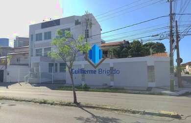 Imagem: A casa possui 5 Dormitórios, 5 Banheiros, 5 Vagas na garagem