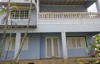 Imagem: A casa possui 5 Dormitórios, 5 Vagas na garagem, Churrasqueira