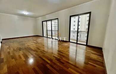 Imagem: O apartamento possui 4 Dormitórios, 5 Banheiros, 3 Vagas na