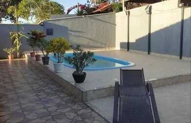 Imagem: A casa possui 2 Dormitórios, 1 Banheiro, 1 Vaga na garagem