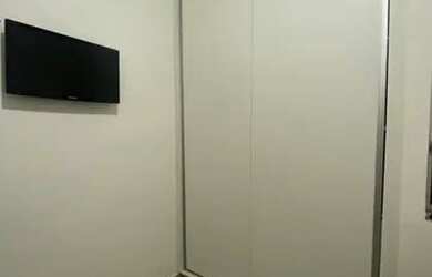 Imagem: A casa possui 2 Dormitórios, 2 Banheiros, 2 Vagas na garagem