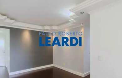 Imagem: O apartamento possui 3 Dormitórios, 1 Banheiro, 1 Vaga na garagem