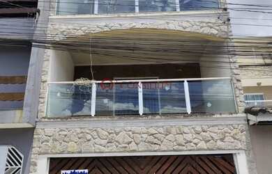 Imagem: A casa em condomínio possui 4 Dormitórios, 2 Banheiros, 2