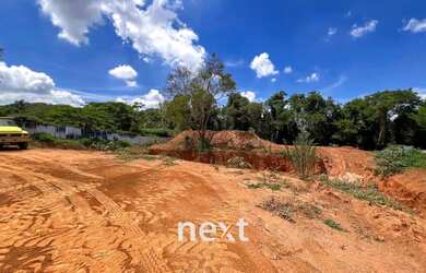 Imagem: O terreno e possui Dormitórios, Suítes, Banheiros, 3067-0m²