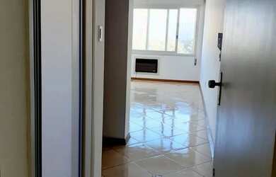 Imagem: O apartamento possui 1 Dormitório, 1 Banheiro e 65m² de Área