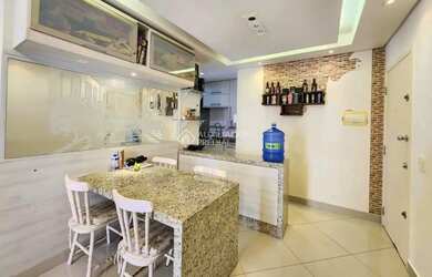 Imagem: O apartamento possui 3 Dormitórios, 2 Banheiros, 2 Vagas na