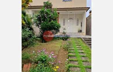 Imagem: A casa possui 3 Dormitórios, 3 Banheiros e está localizado