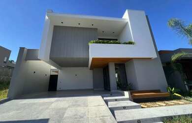 Imagem: A casa em condomínio possui 4 Dormitórios, 5 Banheiros, 2