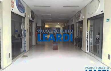 Imagem: O depósito possui 1 Vaga na garagem e 46m² de Área e está