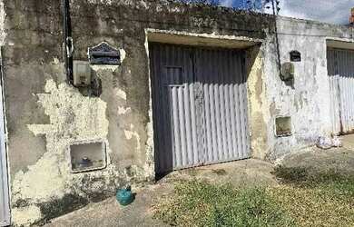 Imagem: A casa possui 2 Dormitórios, 1 Banheiro, 1 Vaga na garagem