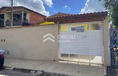 Imagem: A casa possui 2 Dormitórios, 1 Banheiro, 1 Vaga na garagem