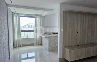 Imagem: O apartamento possui 1 Dormitório, 2 Banheiros, 1 Vaga na garagem