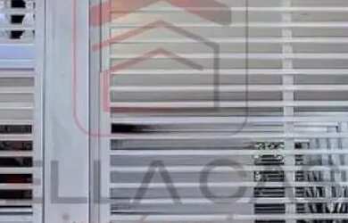 Imagem: A casa possui 3 Dormitórios, 3 Banheiros, 2 Vagas na garagem