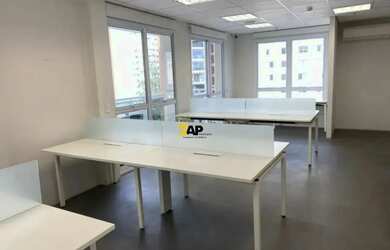 Imagem: O depósito possui 3 Vagas na garagem, 150m² de Área e Imóvel