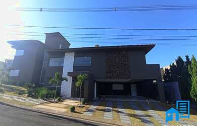 Imagem: A casa em condomínio possui 4 Dormitórios, 5 Banheiros, 5