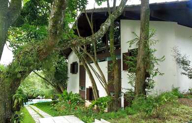 Imagem 8: Casa cinematográfica em condomínio pé na areia - Praia da Feiticeira...