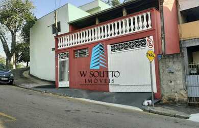 Imagem: A casa possui 2 Dormitórios, 4 Banheiros, 1 Vaga na garagem