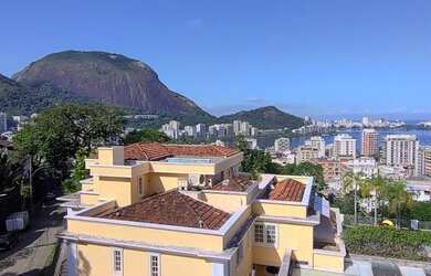 Imagem 6: MARAVILHOSA CASA TRIPLEX 750M2, COM 6 QUARTOS 3 SALÕES VAGA PARA 4 CARROS