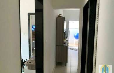 Imagem: A casa possui 3 Dormitórios, 2 Banheiros, 3 Vagas na garagem