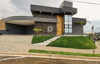 Imagem: A casa em condomínio possui 3 Dormitórios, 4 Banheiros, 2