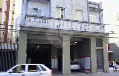 Imagem: O depósito possui 5 Vagas na garagem e 643m² de Área e está