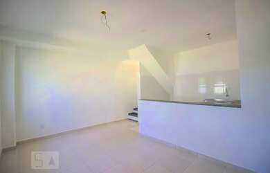 Imagem: A casa possui 3 Dormitórios, 3 Banheiros, 2 Vagas na garagem