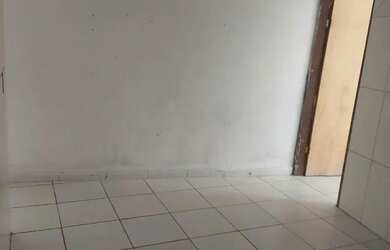 Imagem: A casa possui 3 Dormitórios, 1 Banheiro e está localizado